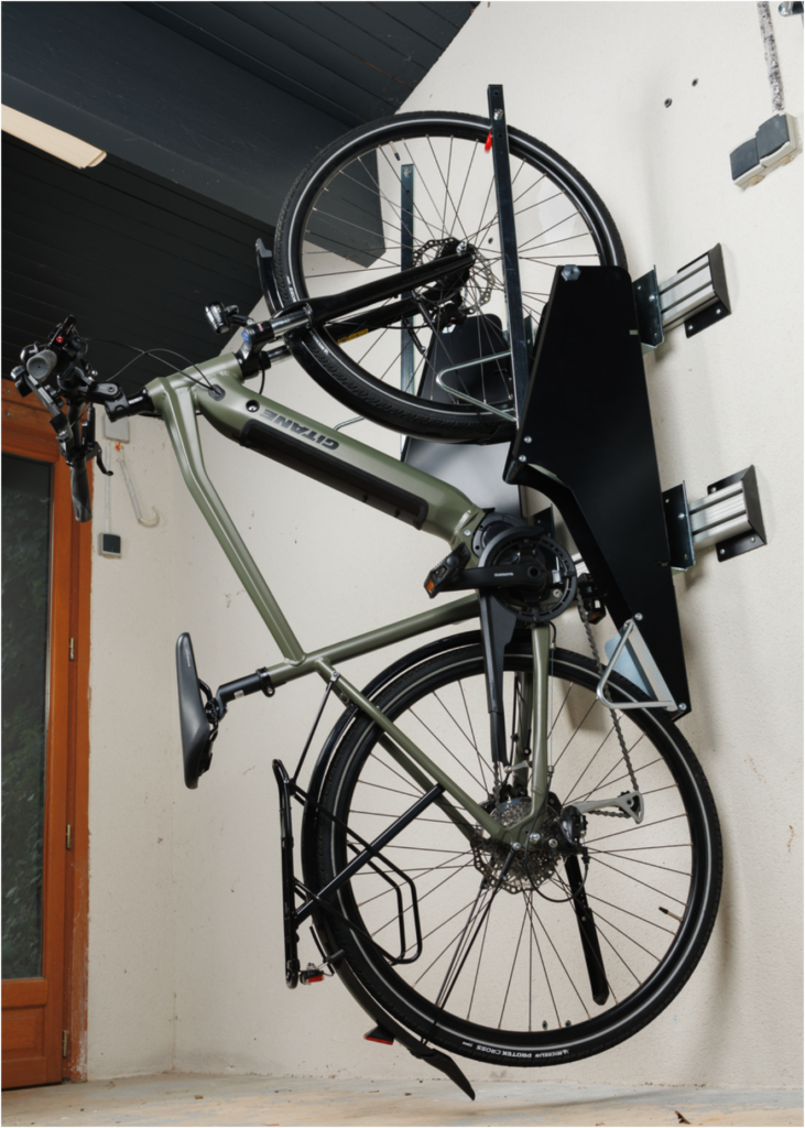 accrcocher facilement son velo au mur